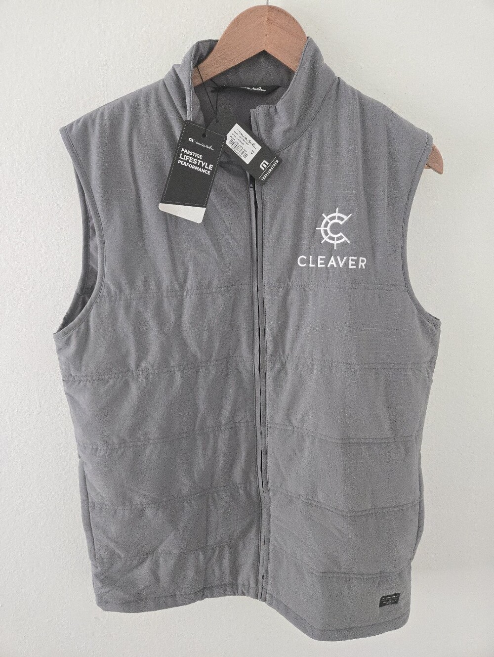 NWT Travis Mathew Cold Bay Vest Mens Medium Cleaver Logo Quilted